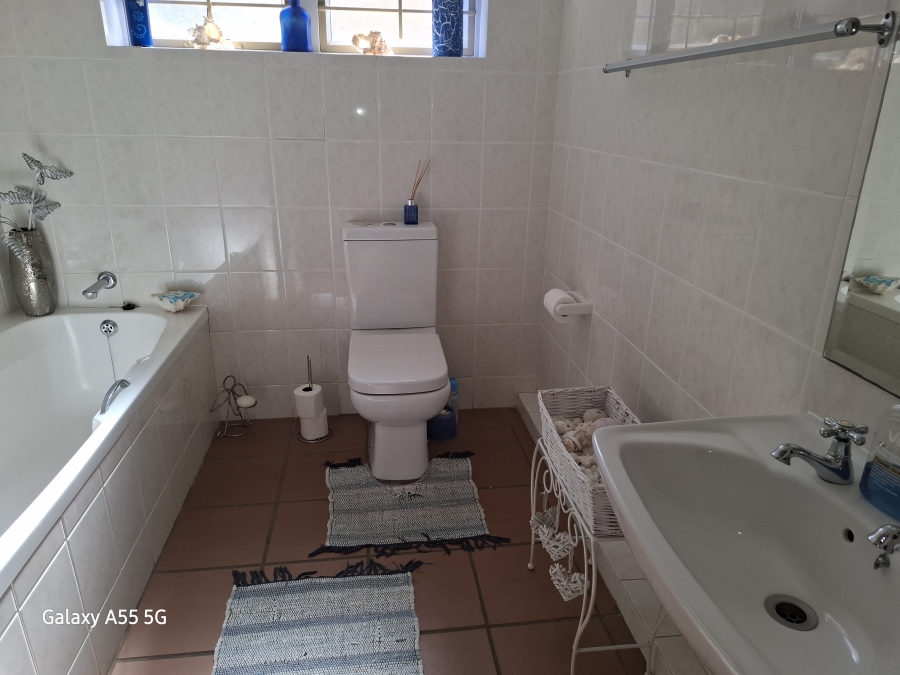 4 Bedroom Property for Sale in Lawrence Rocks KwaZulu-Natal