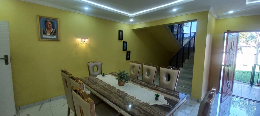 5 Bedroom Property for Sale in Margate KwaZulu-Natal