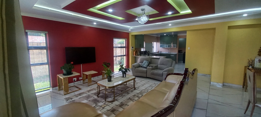 5 Bedroom Property for Sale in Margate KwaZulu-Natal