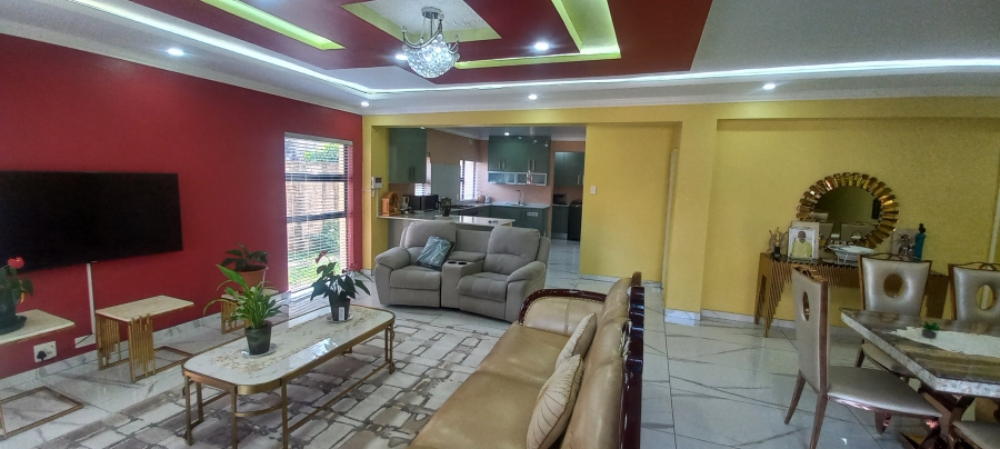5 Bedroom Property for Sale in Margate KwaZulu-Natal