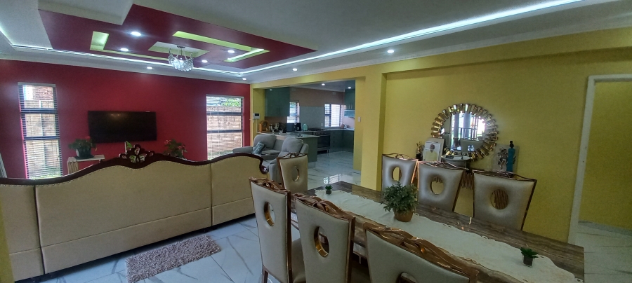 5 Bedroom Property for Sale in Margate KwaZulu-Natal