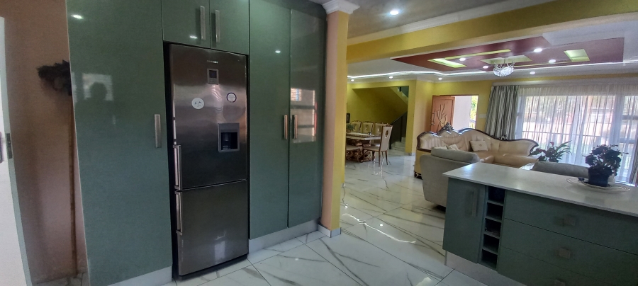 5 Bedroom Property for Sale in Margate KwaZulu-Natal