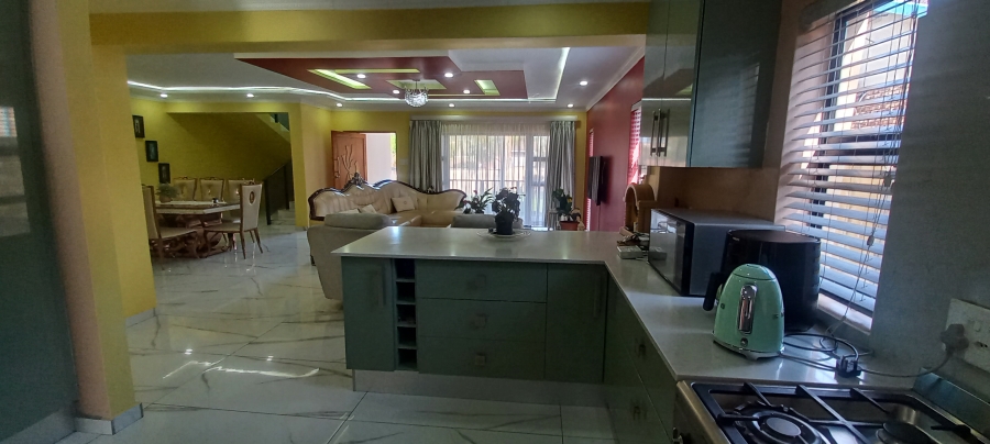 5 Bedroom Property for Sale in Margate KwaZulu-Natal