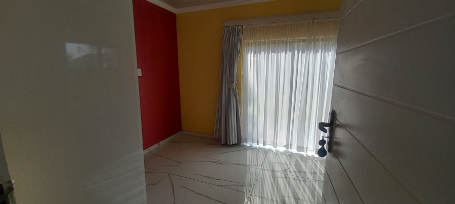 5 Bedroom Property for Sale in Margate KwaZulu-Natal