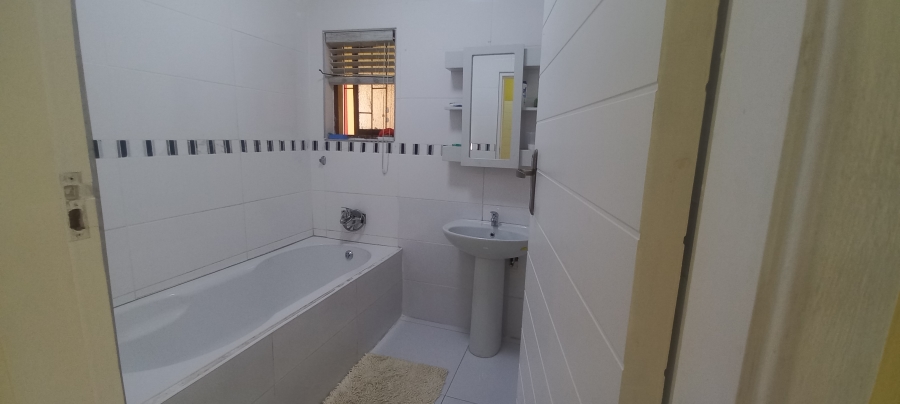 5 Bedroom Property for Sale in Margate KwaZulu-Natal