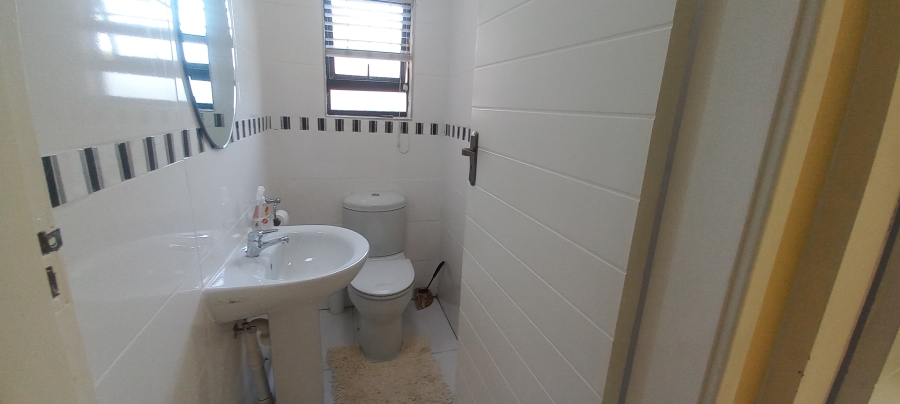 5 Bedroom Property for Sale in Margate KwaZulu-Natal