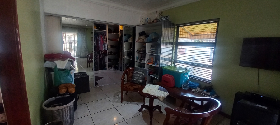 5 Bedroom Property for Sale in Margate KwaZulu-Natal