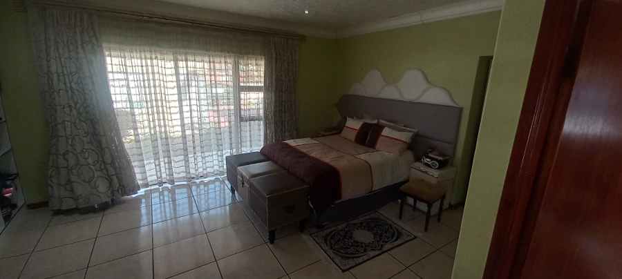 5 Bedroom Property for Sale in Margate KwaZulu-Natal