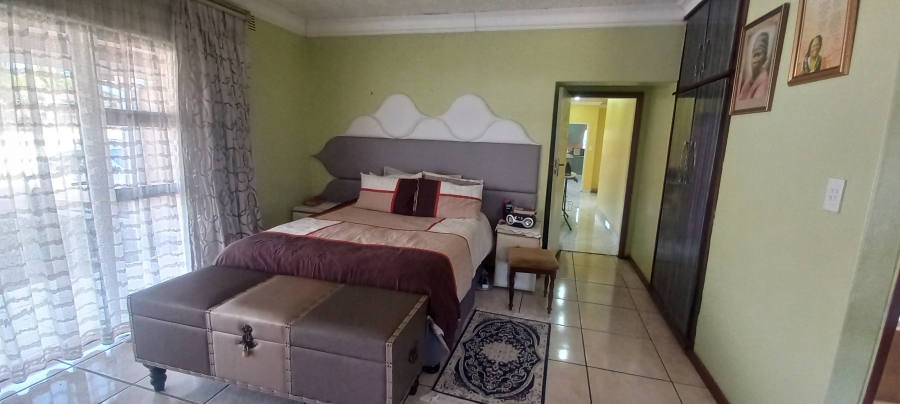 5 Bedroom Property for Sale in Margate KwaZulu-Natal