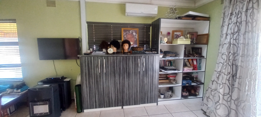 5 Bedroom Property for Sale in Margate KwaZulu-Natal