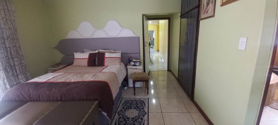 5 Bedroom Property for Sale in Margate KwaZulu-Natal