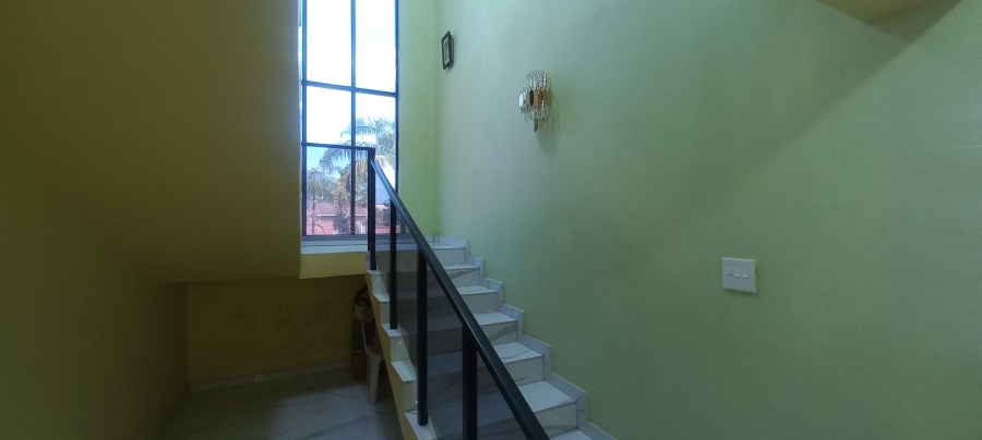 5 Bedroom Property for Sale in Margate KwaZulu-Natal