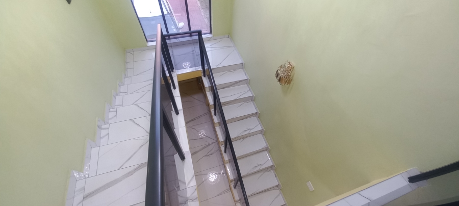 5 Bedroom Property for Sale in Margate KwaZulu-Natal