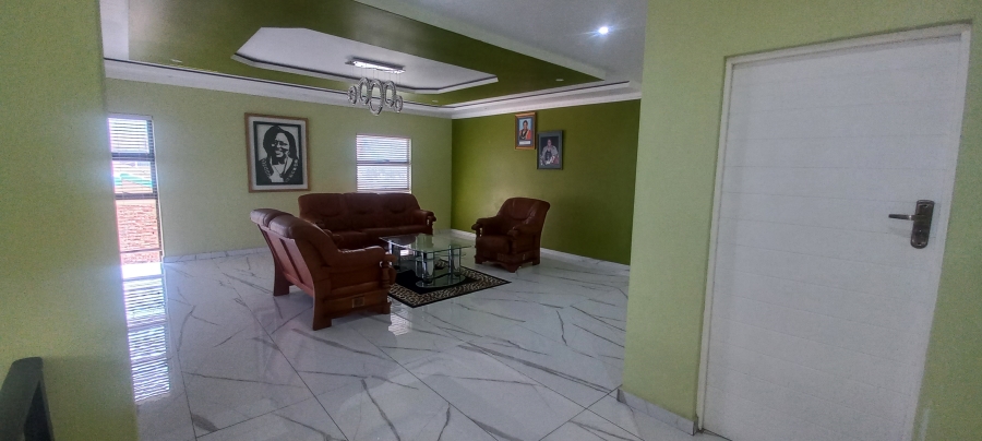 5 Bedroom Property for Sale in Margate KwaZulu-Natal