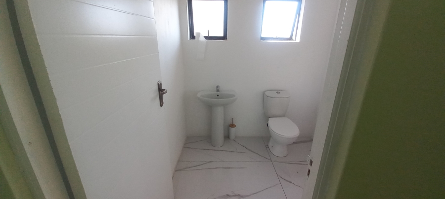 5 Bedroom Property for Sale in Margate KwaZulu-Natal