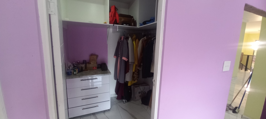 5 Bedroom Property for Sale in Margate KwaZulu-Natal