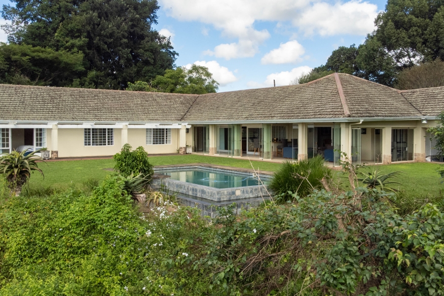 5 Bedroom Property for Sale in Kloof KwaZulu-Natal
