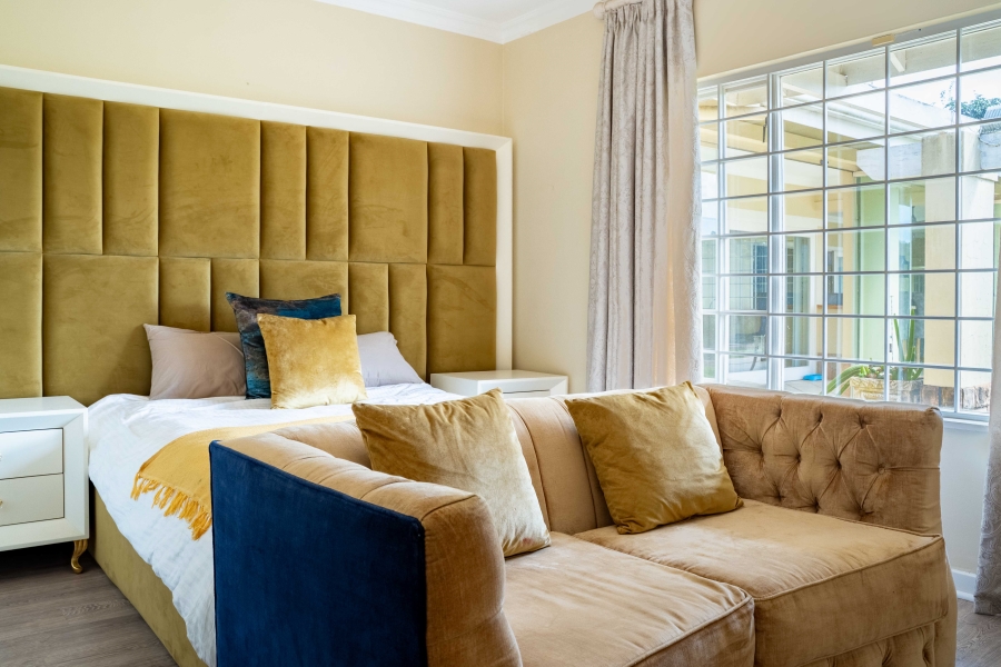 5 Bedroom Property for Sale in Kloof KwaZulu-Natal