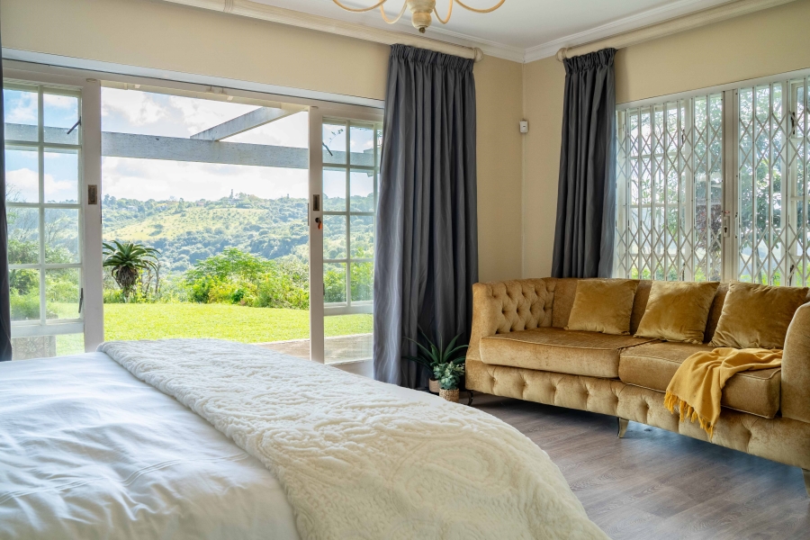 5 Bedroom Property for Sale in Kloof KwaZulu-Natal