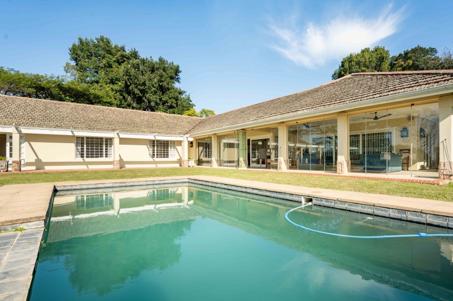 5 Bedroom Property for Sale in Kloof KwaZulu-Natal