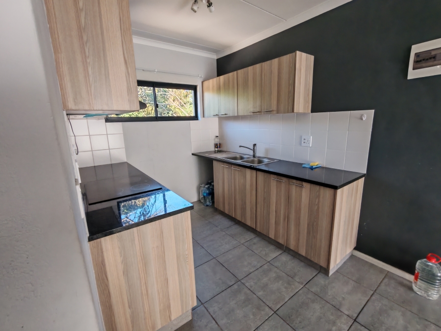 To Let 2 Bedroom Property for Rent in Umbogintwini KwaZulu-Natal