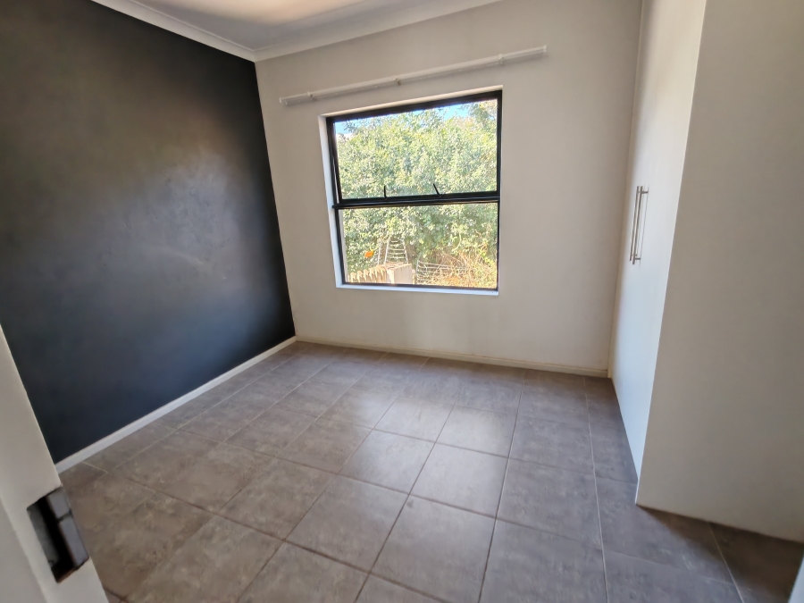 To Let 2 Bedroom Property for Rent in Umbogintwini KwaZulu-Natal