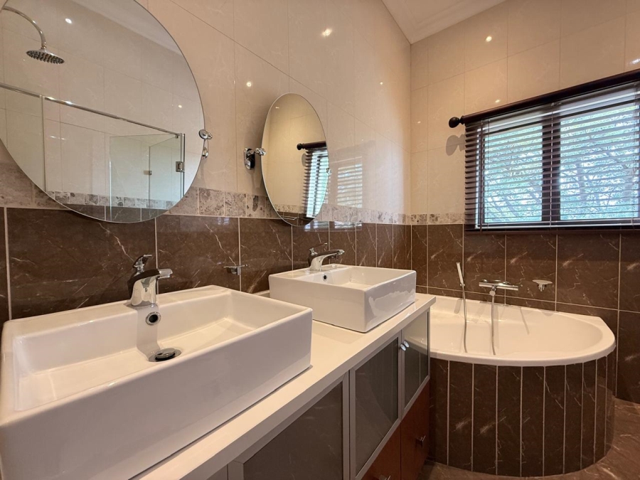 3 Bedroom Property for Sale in Schuinshoogte KwaZulu-Natal