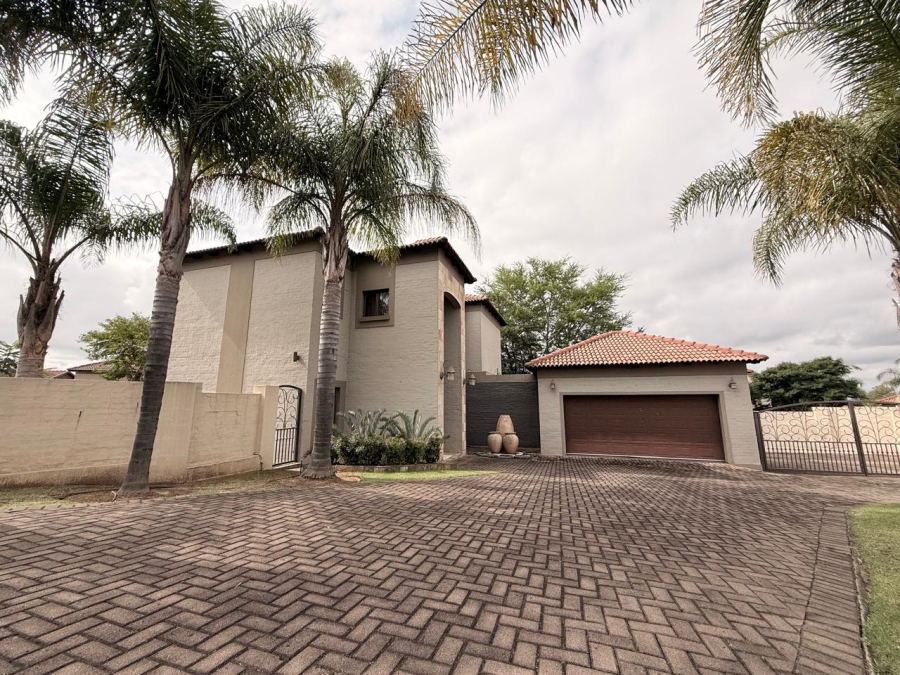 3 Bedroom Property for Sale in Schuinshoogte KwaZulu-Natal