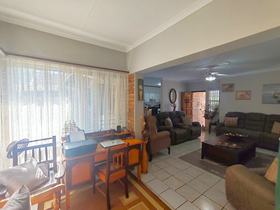 3 Bedroom Property for Sale in Uvongo KwaZulu-Natal