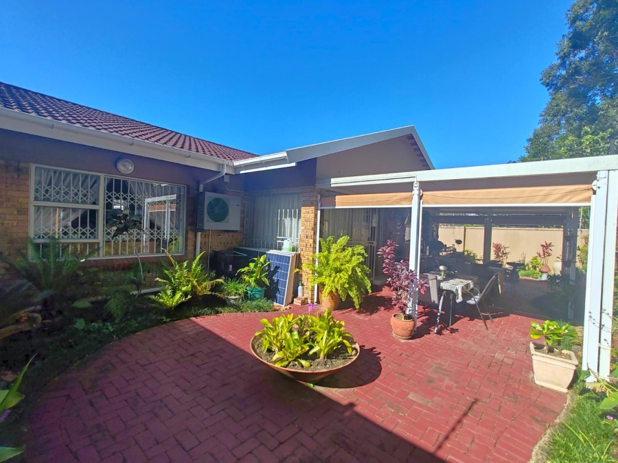 3 Bedroom Property for Sale in Uvongo KwaZulu-Natal