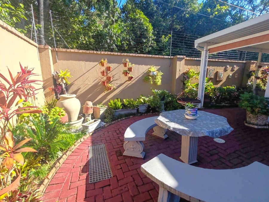 3 Bedroom Property for Sale in Uvongo KwaZulu-Natal