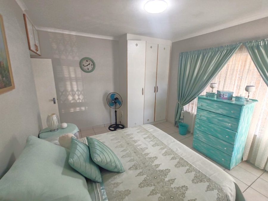 3 Bedroom Property for Sale in Uvongo KwaZulu-Natal