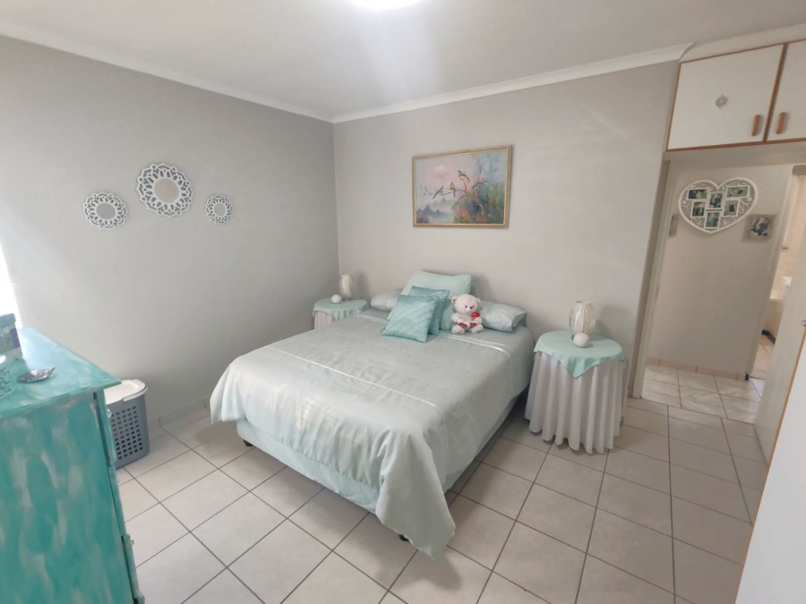 3 Bedroom Property for Sale in Uvongo KwaZulu-Natal