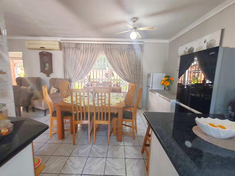 3 Bedroom Property for Sale in Uvongo KwaZulu-Natal