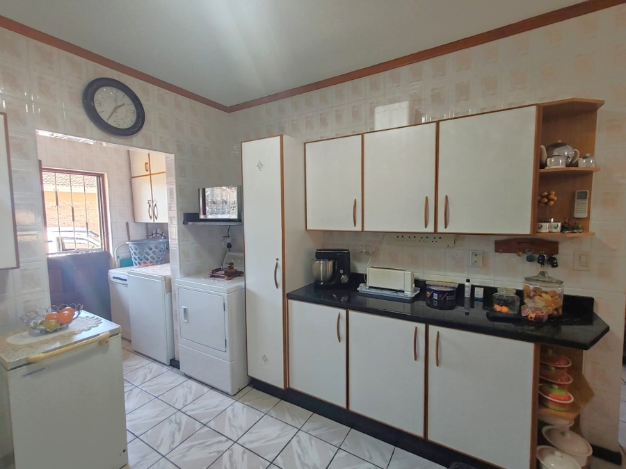 3 Bedroom Property for Sale in Uvongo KwaZulu-Natal