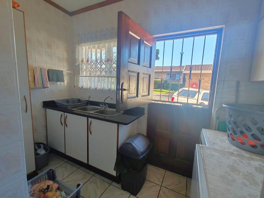 3 Bedroom Property for Sale in Uvongo KwaZulu-Natal