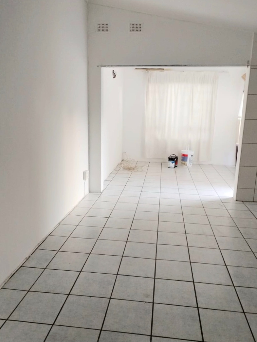 To Let 1 Bedroom Property for Rent in Woodlands KwaZulu-Natal