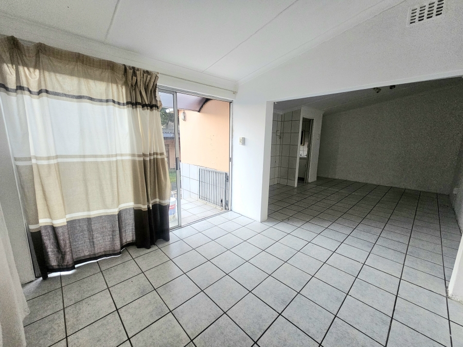 1 Bedroom Property for Sale in Woodlands KwaZulu-Natal