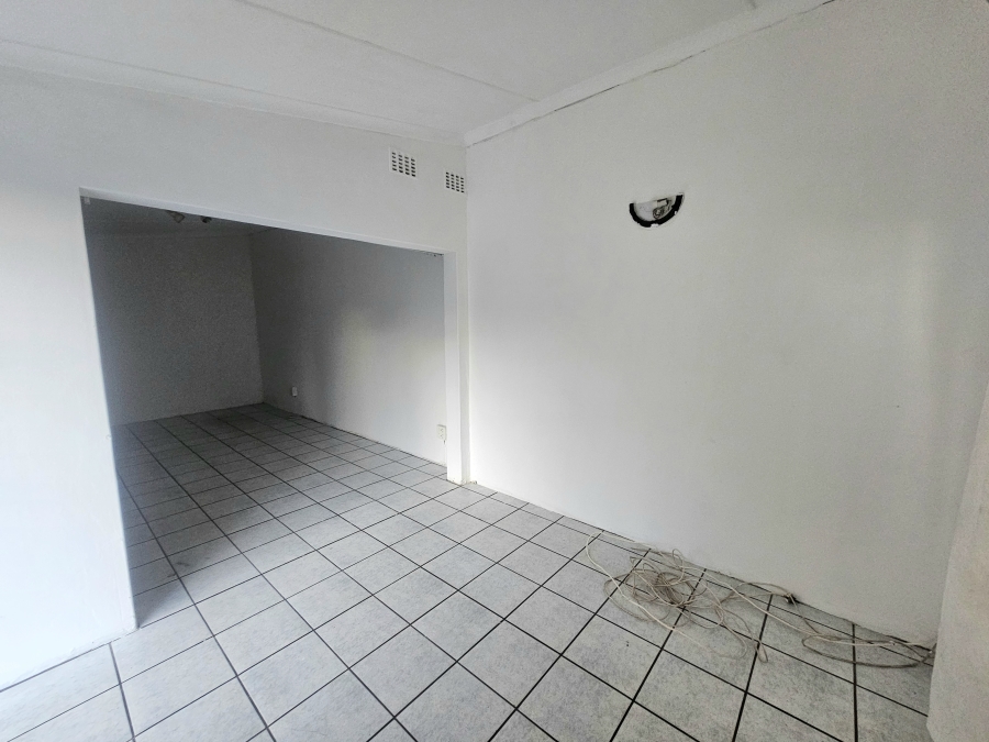 1 Bedroom Property for Sale in Woodlands KwaZulu-Natal