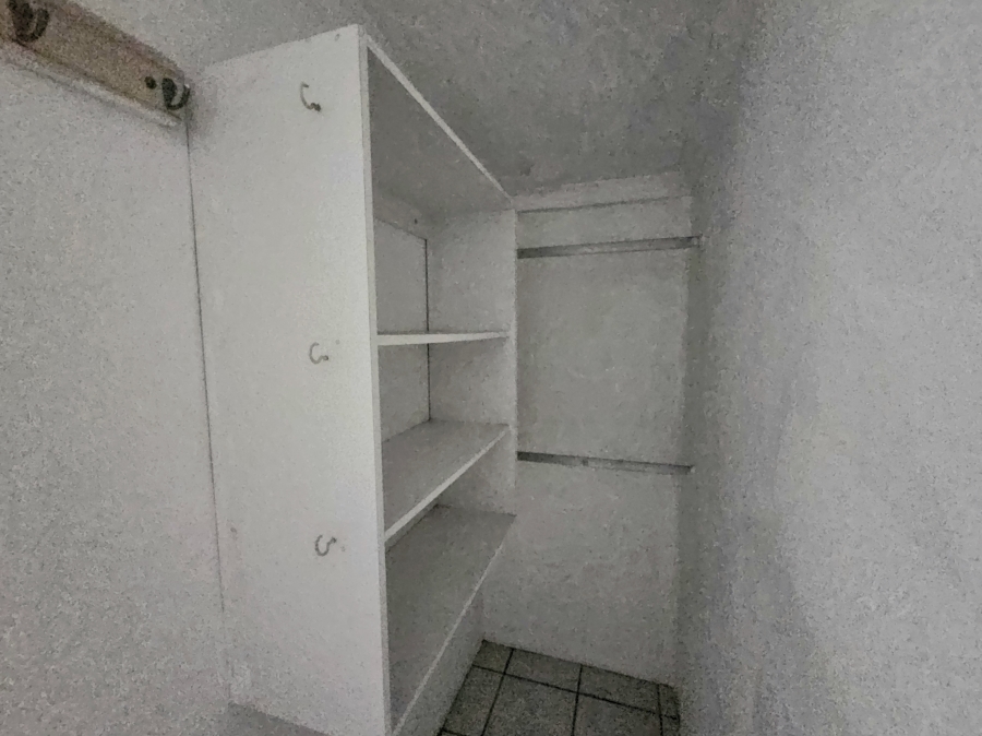 1 Bedroom Property for Sale in Woodlands KwaZulu-Natal