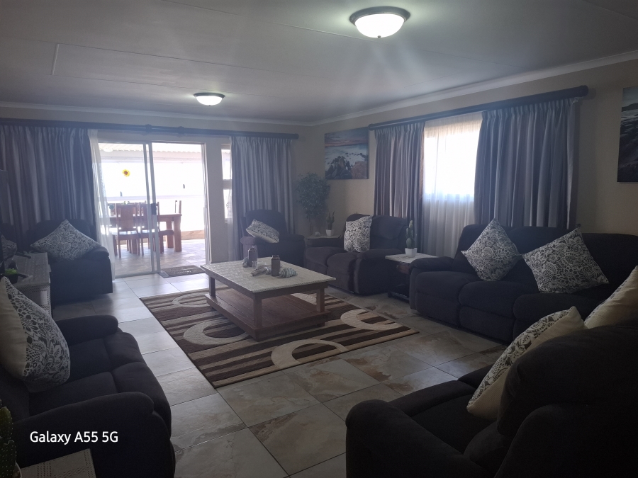 4 Bedroom Property for Sale in Lawrence Rocks KwaZulu-Natal