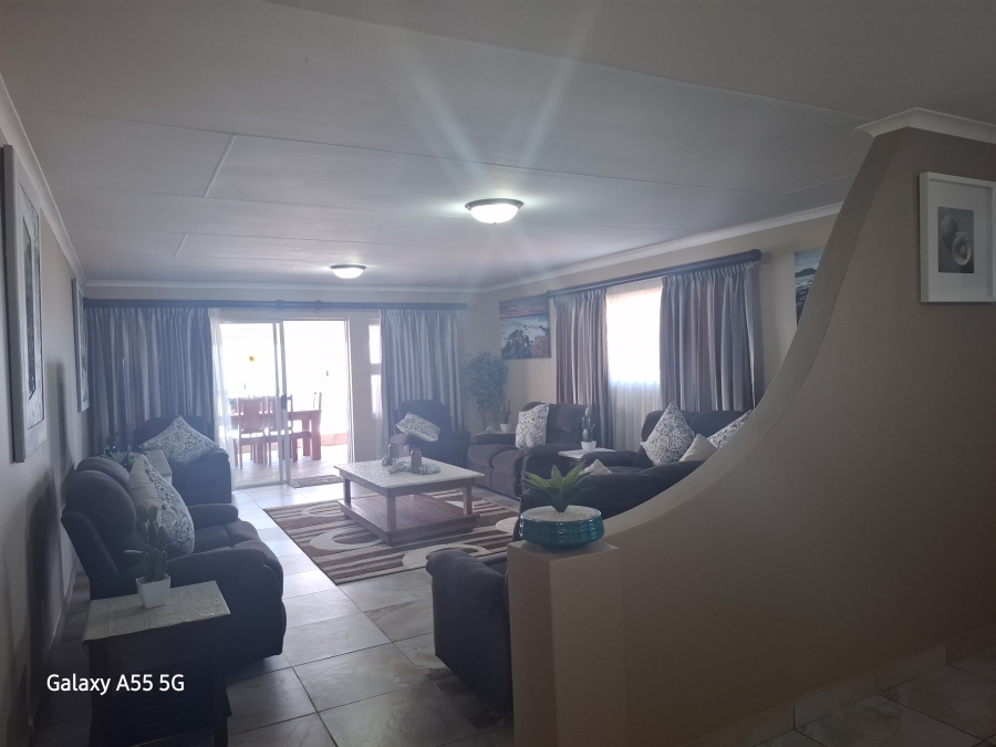 4 Bedroom Property for Sale in Lawrence Rocks KwaZulu-Natal