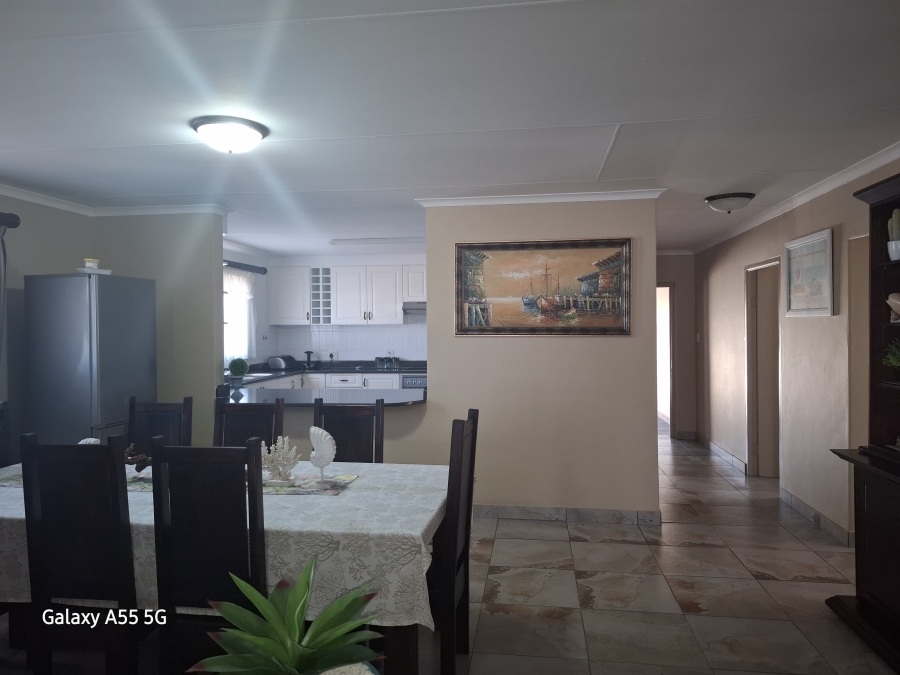 4 Bedroom Property for Sale in Lawrence Rocks KwaZulu-Natal