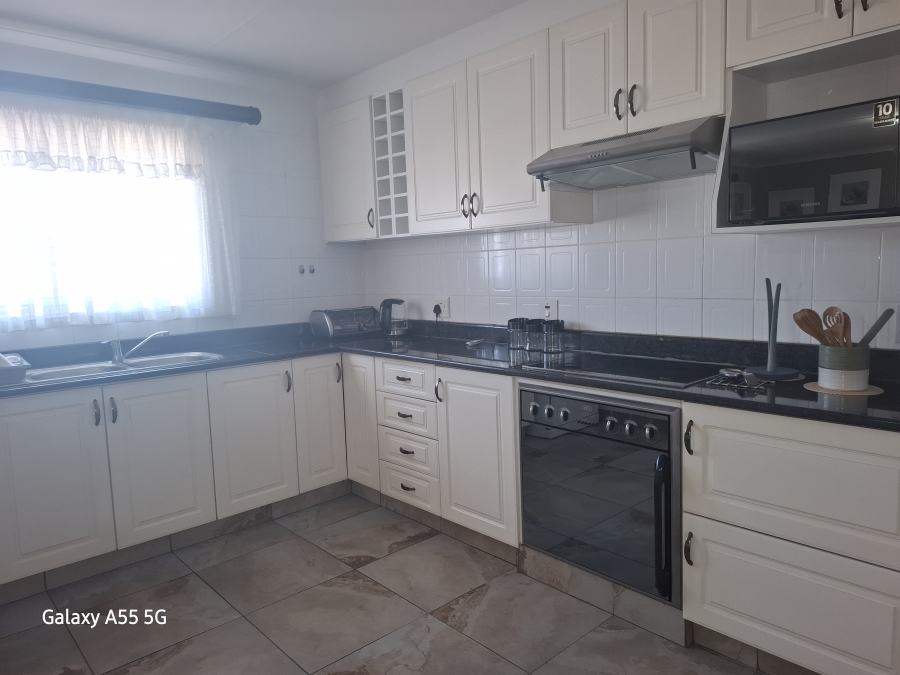 4 Bedroom Property for Sale in Lawrence Rocks KwaZulu-Natal