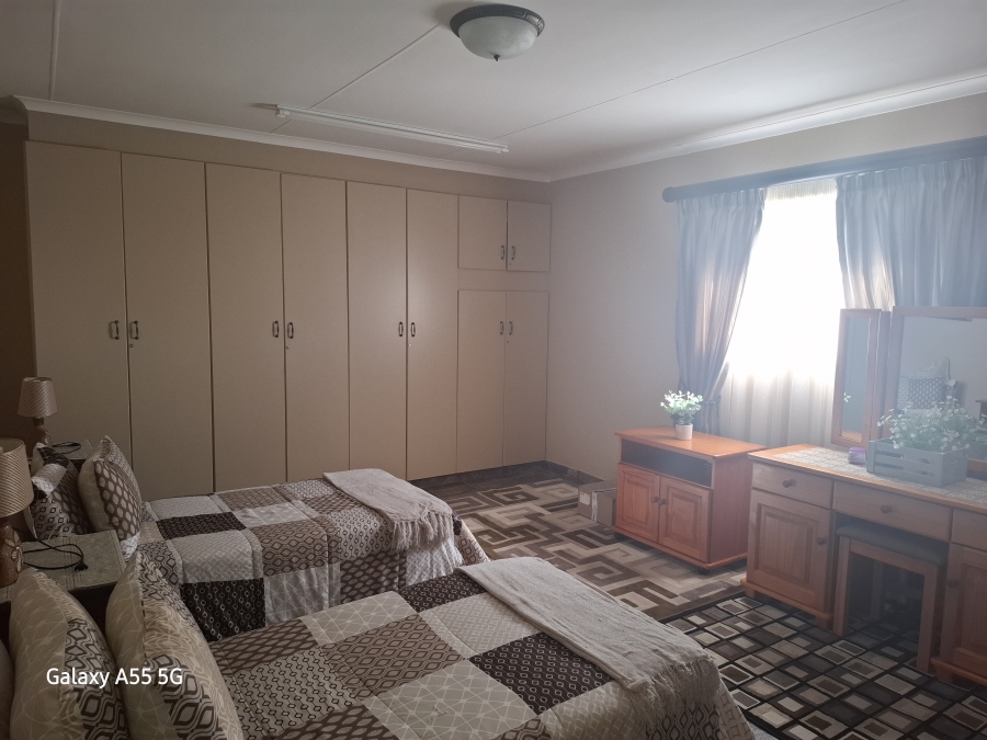4 Bedroom Property for Sale in Lawrence Rocks KwaZulu-Natal