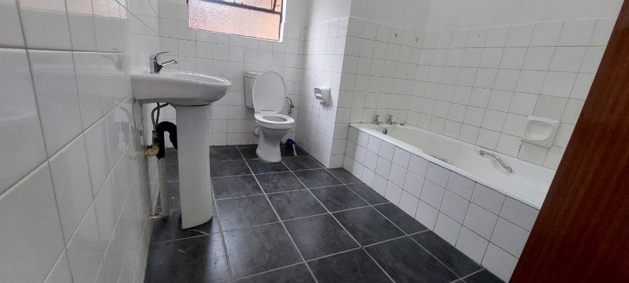 4 Bedroom Property for Sale in Utrecht KwaZulu-Natal