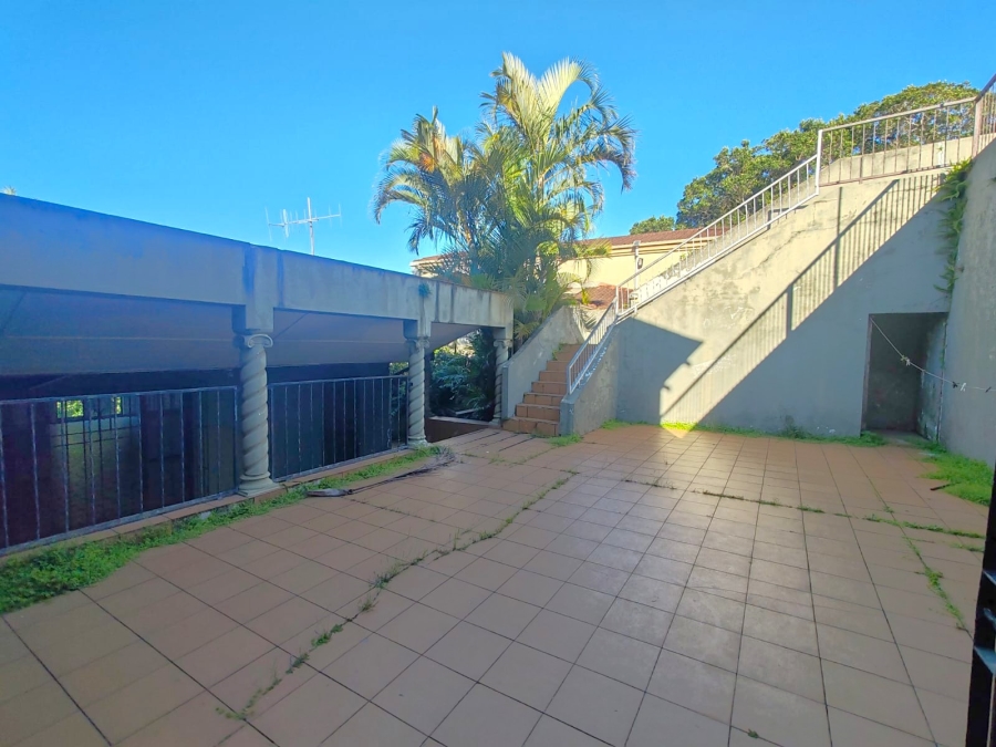 7 Bedroom Property for Sale in Uvongo KwaZulu-Natal