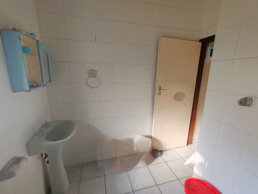 7 Bedroom Property for Sale in Uvongo KwaZulu-Natal