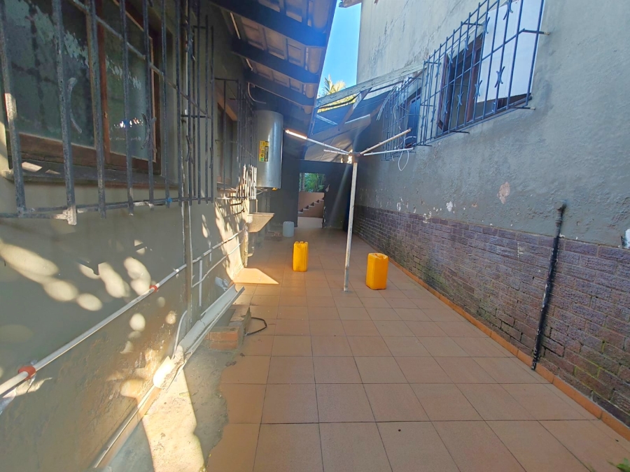 7 Bedroom Property for Sale in Uvongo KwaZulu-Natal