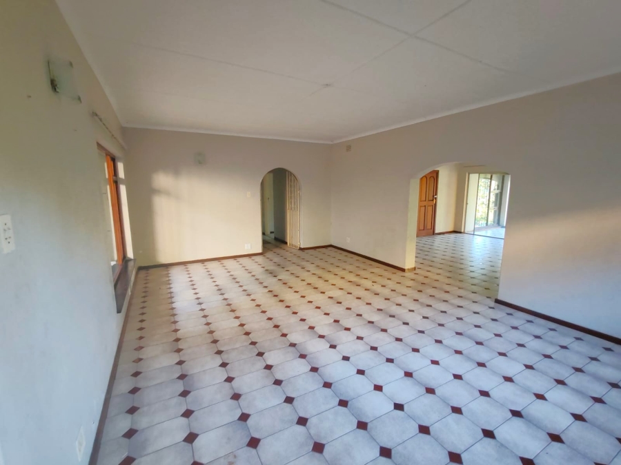 7 Bedroom Property for Sale in Uvongo KwaZulu-Natal